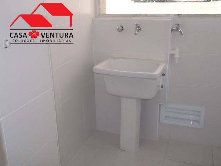 Apartamento à venda com 3 quartos, 77m² - Foto 2