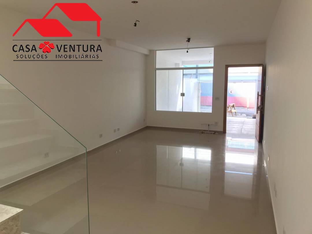 Casa à venda com 3 quartos, 140m² - Foto 1